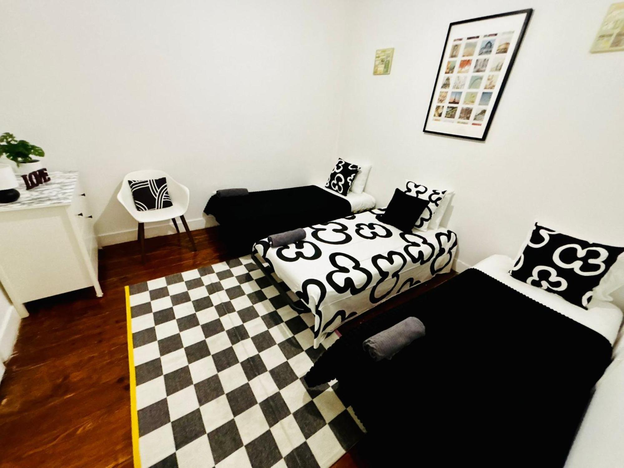 Standard Marques De Pombal, Hostel